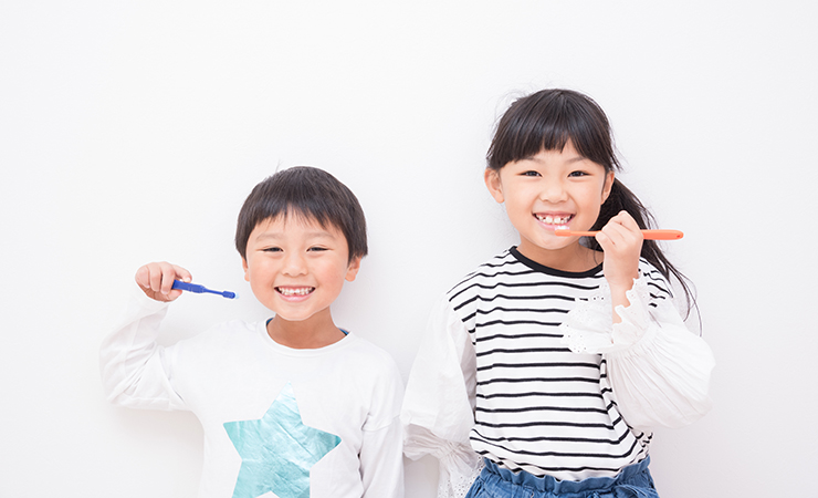 歯科衛生士監修 子供の歯磨き粉はいつから 安全な歯磨き粉の選び方 サンスター公式 お口とカラダコラム